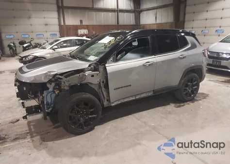 2022 Jeep Compass Altitude 4X4 из США, поврежденный, VIN 3C4NJDBB6NT197114